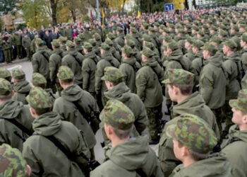 Pusė išeinančių į kariuomenę – savo noru