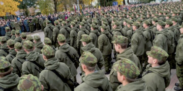 Pusė išeinančių į kariuomenę – savo noru