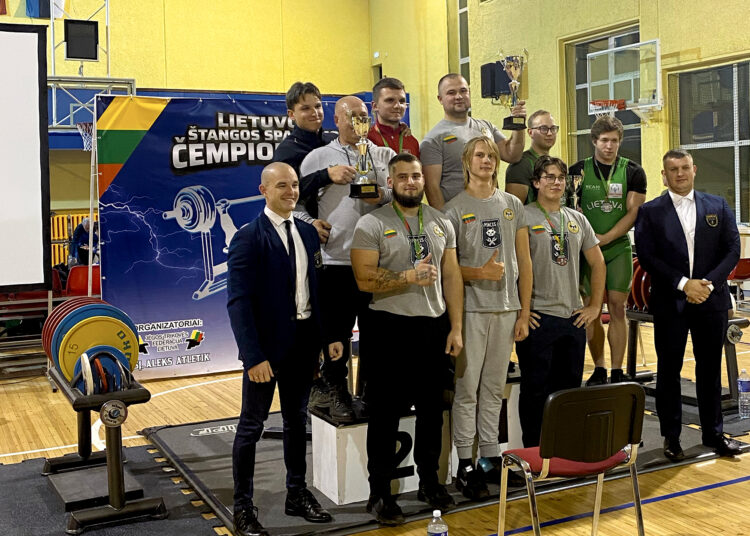 Štangos spaudimo varžybose iškovoti medaliai