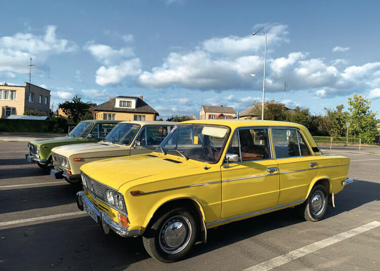 Iš Latvijos, geltonas ir siejamas su Rusija