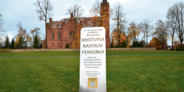 Paminklo miesto įkūrėjui statybai vieta ir pirmosios aukos