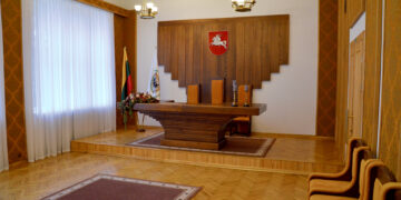 Politikai iš pilies rūmų kelsis į valdžios pastatą