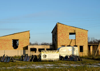 Sutvarkyti griūvančius pastatus saugomoje teritorijoje – neįveikiama misija