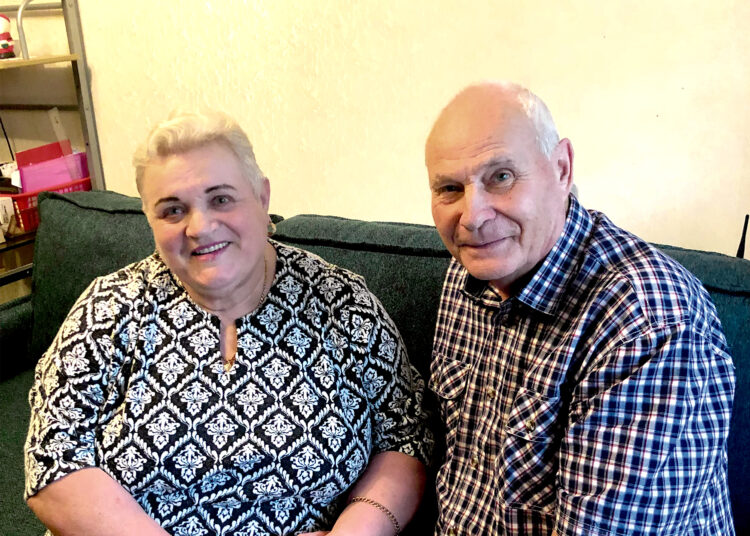 Rankomis ir širdimis susikibę