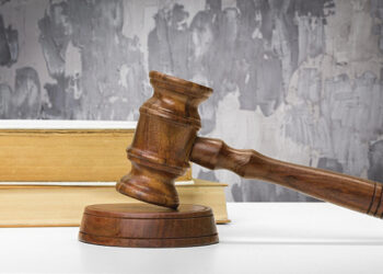 Parkavosi kieme girtas