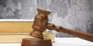 Parkavosi kieme girtas