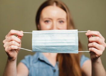 Į Šeimos gydytojų centrą – tik su kaukėmis