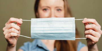 Į Šeimos gydytojų centrą – tik su kaukėmis