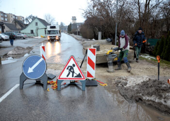 Atšilo orai – nukentėjo automobiliai