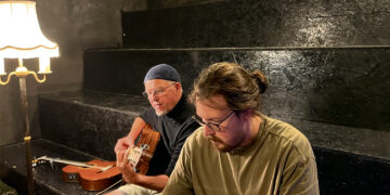 Vytauto V. ir Jono Landsbergių koncerto SKRISK MEDŽIŲ VIRŠŪNĖMIS premjera įvyks Biržuose