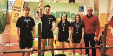Moksleivių štangos spaudimo varžybose