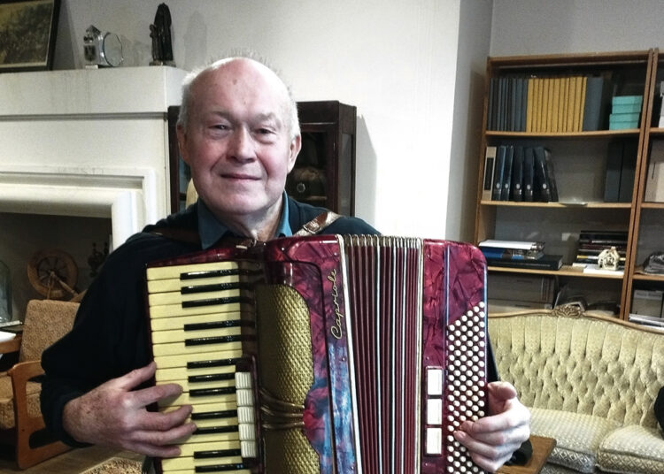 Dovanojo vaikystės akordeoną