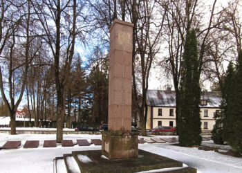 Pagaliau bus nugriautas obeliskas, šlovinęs sovietų karius