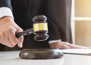 Nuteistas rankines iš automobilių vogęs vyras