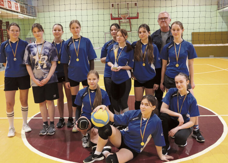 Tinklinio turnyre nugalėjo „Atžalyno“ merginos