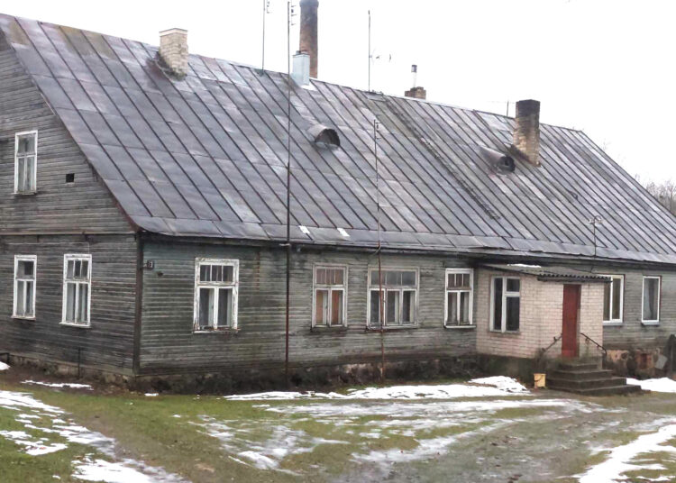 Ar sulauks pagalbos Paryžiaus gatvės daugiabutis?