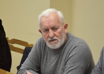 Kontrolės komitete išsakytos daugiabučių renovacijos bėdos