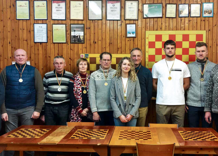 Šachmatų varžybose geriausi pasirodė Parovėjos seniūnija