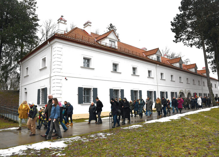 Istorinės atminties keliais