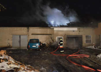 Gaisras kėsinosi į didelį pastatų plotą