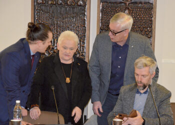 Tarybą eliminuoja iš viešojo gyvenimo?