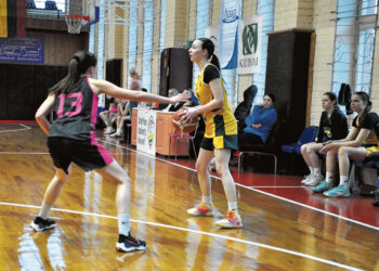 Po atkaklios kovos merginos iškovojo pergalę