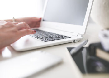 Savarankiškas kompiuterio ekrano keitimas: ar įmanoma tai atlikti teisingai?