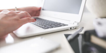 Savarankiškas kompiuterio ekrano keitimas: ar įmanoma tai atlikti teisingai?