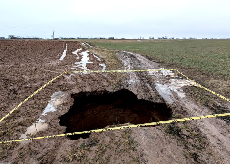 Naujos įgriuvos Biržų žemėje