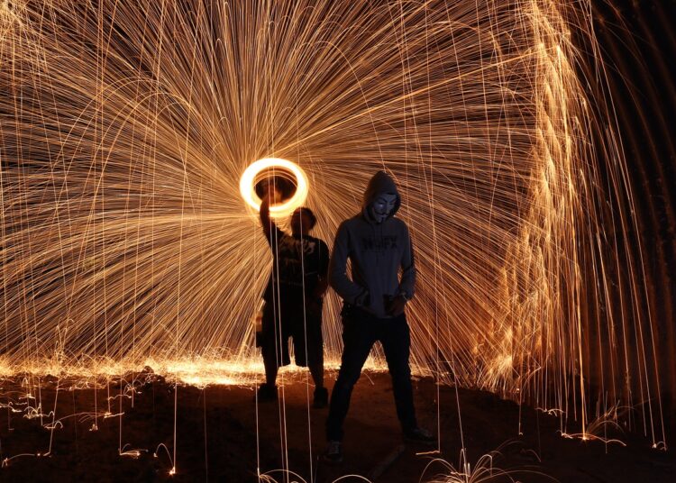 Kaip saugiai naudotis fejerverkais?