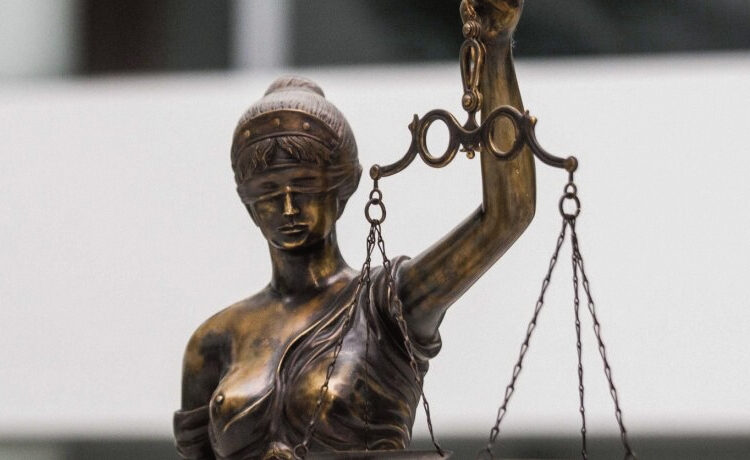 Drąsi ir galinti dirbti Teisės skyriuje