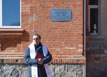 Atidengta atminimo lenta Kovo 11-osios akto signatarui