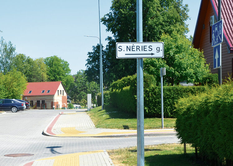 Ką liudysime S. Nėries gatvę pakrikštiję Pakrantės vardu?