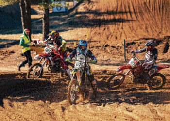 Pirmieji motokrosininkų startai Rokiškyje