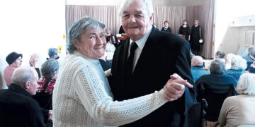 Pasveikino globos namų džentelmeną