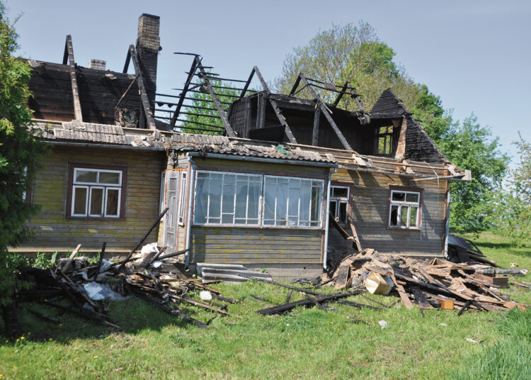 Gaisras kilo dėl kraunamos žaislo baterijos