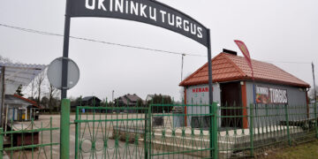 Šešėliai virš ūkininkų turgaus išsklaidyti