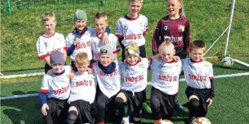 Antrąjį ratą pradėjo pergale ir lygiosiomis