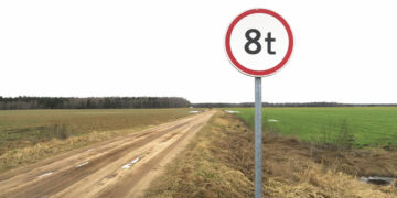 Svorį ribojantys kelio ženklai Biržų rajone – nelegalūs?