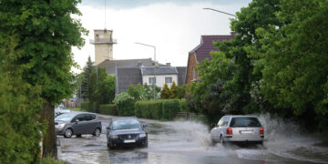 Stiprus škvalas pridarė eibių