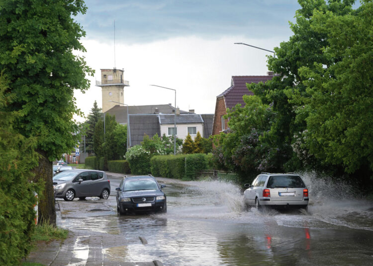 Stiprus škvalas pridarė eibių