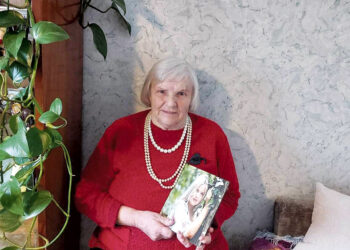 Daugiavaikė motina siūlo atžalas auklėti darbu ir savo pavyzdžiu