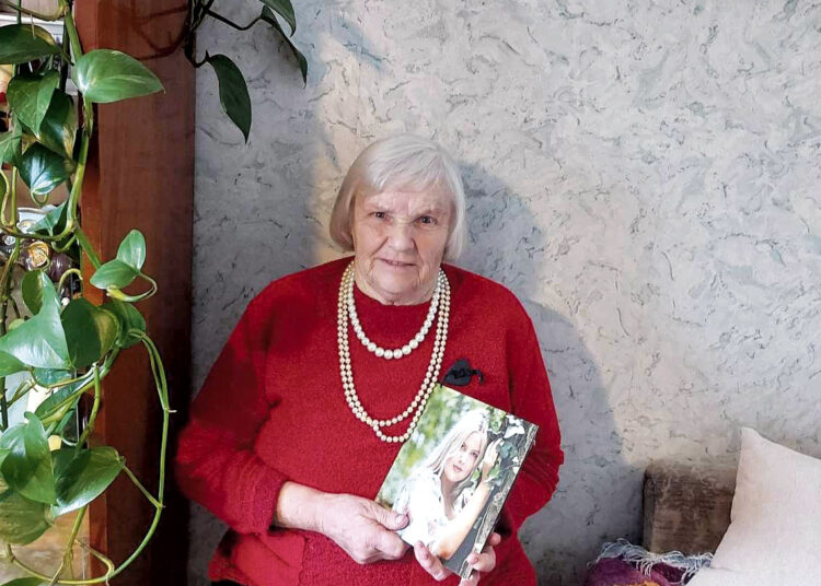 Daugiavaikė motina siūlo atžalas auklėti darbu ir savo pavyzdžiu