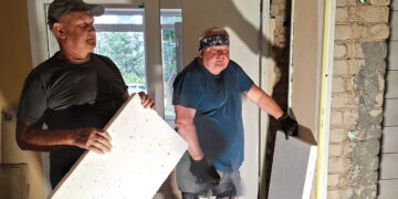 Su interesantais bendrauja skrodžiant gręžtuvų garsams