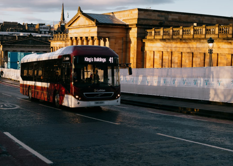 Autobuso nuoma: lankstumas ir patogumas bet kokiai kelionei