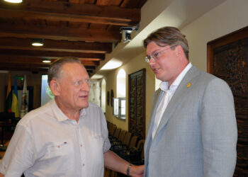 Alkoholizmo ir narkomanijos prevencija: kam paskaitos, o kam akmenų rinkimas