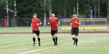 Birželis: futbolas ar braškės?