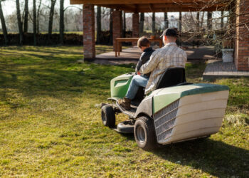 Žoliapjovė traktoriukas: kaip išsirinkti tinkamą modelį pagal kainą?