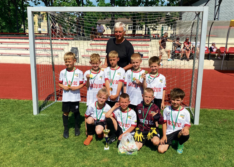 Jaunieji futbolininkai gerai žaidė turnyre Kuršėnuose