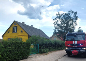 Statinėje degino šiukšles